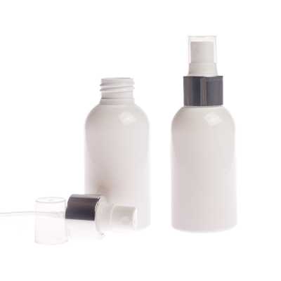Plastová láhev bílá, bílý rozprašovač, stříbrná lesklá obruč, 150 ml