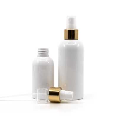 Plastová láhev bílá, bílý rozprašovač, zlatá lesklá obruč, 150 ml