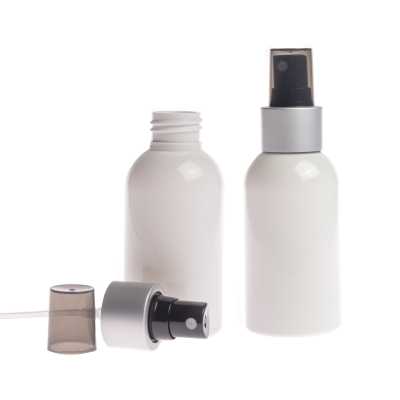 Plastová láhev bílá, rozprašovač černý, stříbrná matná obruč, 150 ml