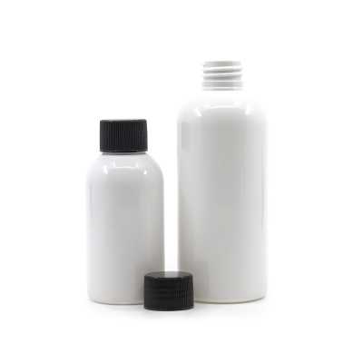 Plastová láhev bílá, černé vroubkované víčko, 150 ml